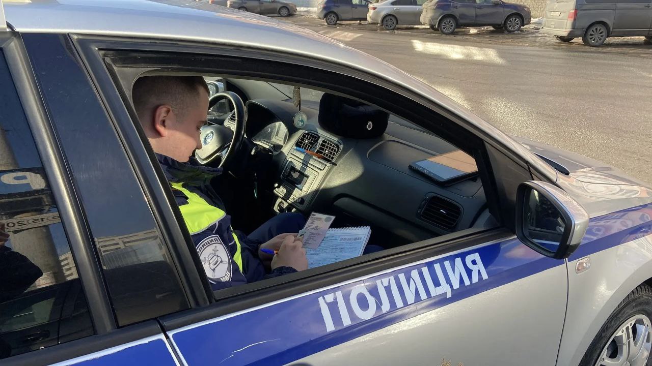 Более 150 должников оплатили штрафы на месте в первый час операции «Должник» в Свердловской области Более 150 должников оплатили штрафы на месте в первый час операции «Должник» в Свердловской области