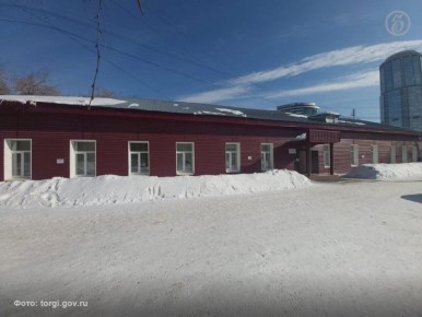 На торгах продадут здание в центре Екатеринбурга на ул. Челюскинцев, 5, литер О за Макаровским мостом за 198 млн руб