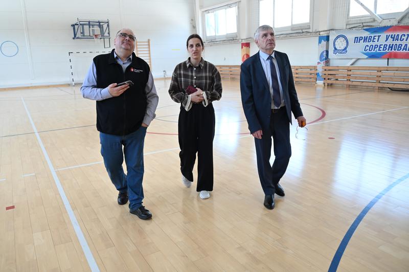 Журналисты «ОГ» вместе с главой Новолялинского МО Сергеем Бондаренко посетили социально важные объекты муниципалитета Журналисты «ОГ» вместе с главой Новолялинского МО Сергеем Бондаренко посетили социально важные объекты муниципалитета