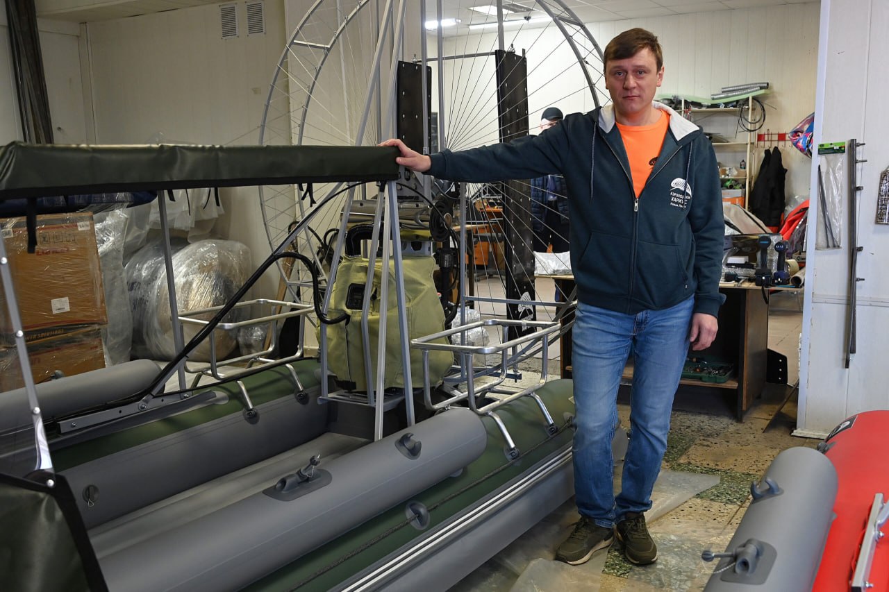 «Хариус» летает всесезонно: в Новой Ляле благодаря господдержке активно развивается производство аэролодок
