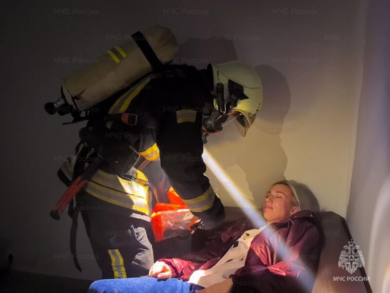 На «Падел-Арене РМК» в Екатеринбурге прошли плановые пожарно-тактические учения На «Падел-Арене РМК» в Екатеринбурге прошли плановые пожарно-тактические учения