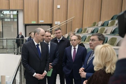 Денис Паслер презентовал Валерию Фалькову перспективные проекты, нацеленные на развитие уральских вузов и подготовку высококвалифицированных кадров