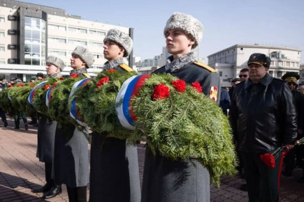 ������� �����: � ��������� �׸���� �������� ������ ������������� ����������� � ����� 10-����� ����������� ����������� ������ ����� ������������ ������� ���������� ��������� � 215-� ��������� ����� ������������