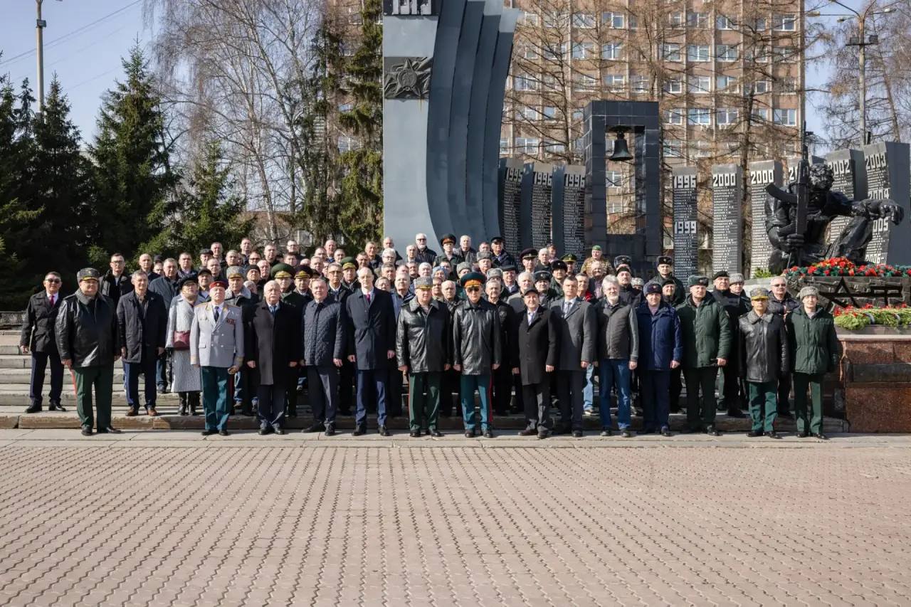 Алексей Орлов: У мемориала «Чёрный тюльпан» прошло торжественное мероприятие в честь 10-летия образования Федеральной службы войск национальной гвардии Российской Федерации и 215-й годовщины войск правопорядка Алексей Орлов: У мемориала «Чёрный тюльпан» прошло торжественное мероприятие в честь 10-летия образования Федеральной службы войск национальной гвардии Российской Федерации и 215-й годовщины войск правопорядка