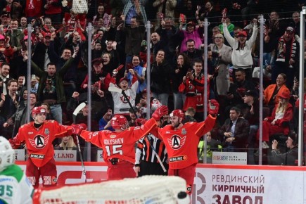 «Автомобилист» остается в игре! «Шоферы» в Екатеринбурге обыграли «Салават Юлаев» в пятом матче плей-офф (5:2) и сократили отставание в серии до минимума – 2:3