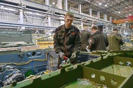 Стратегия стабильного роста: промышленные предприятия Свердловской области повысили зарплату за год более чем на 10%