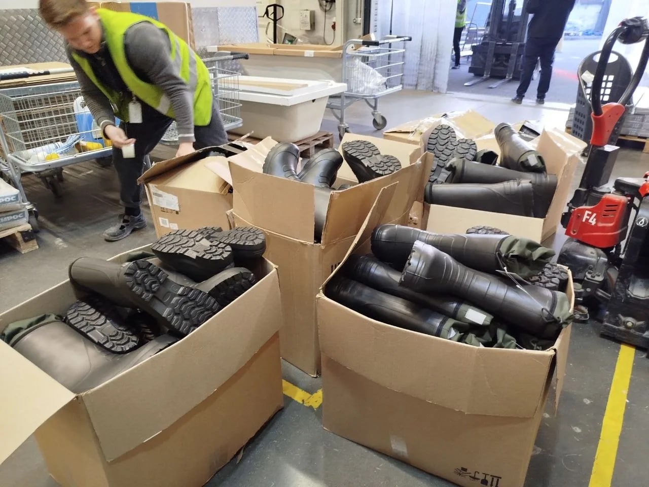 Свердловское отделение «Ассамблеи народов России» направило гуманитарную помощь в Дагестан Свердловское отделение «Ассамблеи народов России» направило гуманитарную помощь в Дагестан