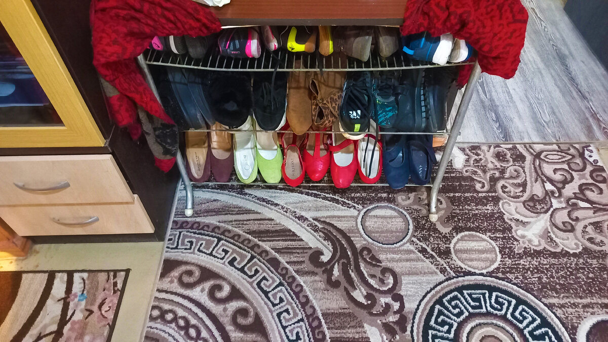 Как превратить беспорядок в порядок: простые советы по организации обуви в прихожей