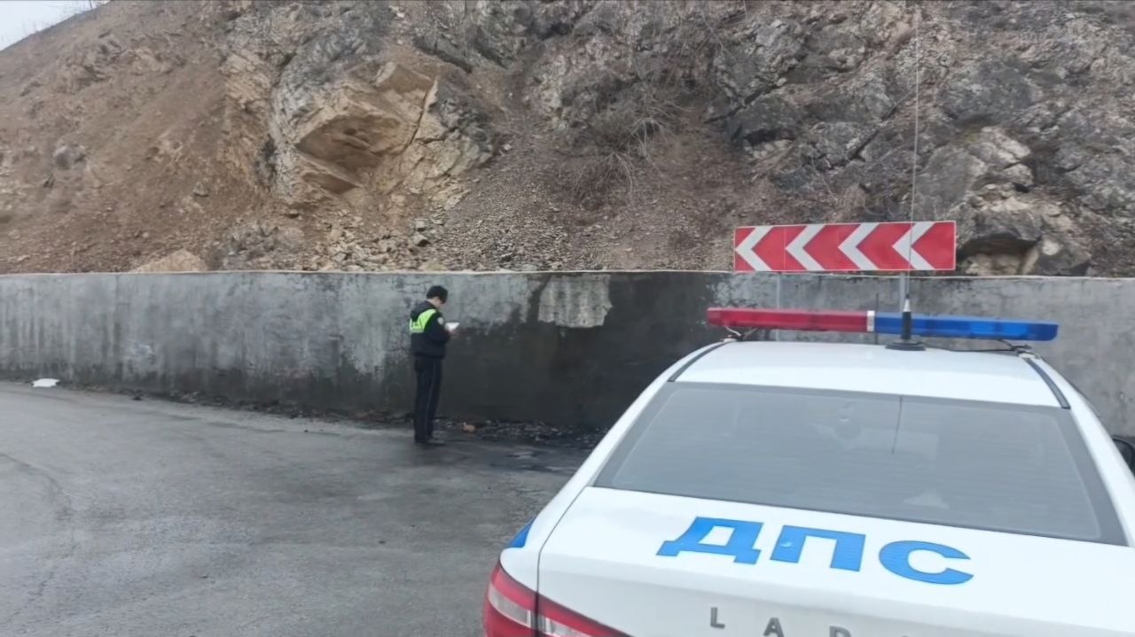 Автоинспекторы выясняют обстоятельства смертельного ДТП в городе Михайловск Автоинспекторы выясняют обстоятельства смертельного ДТП в городе Михайловск