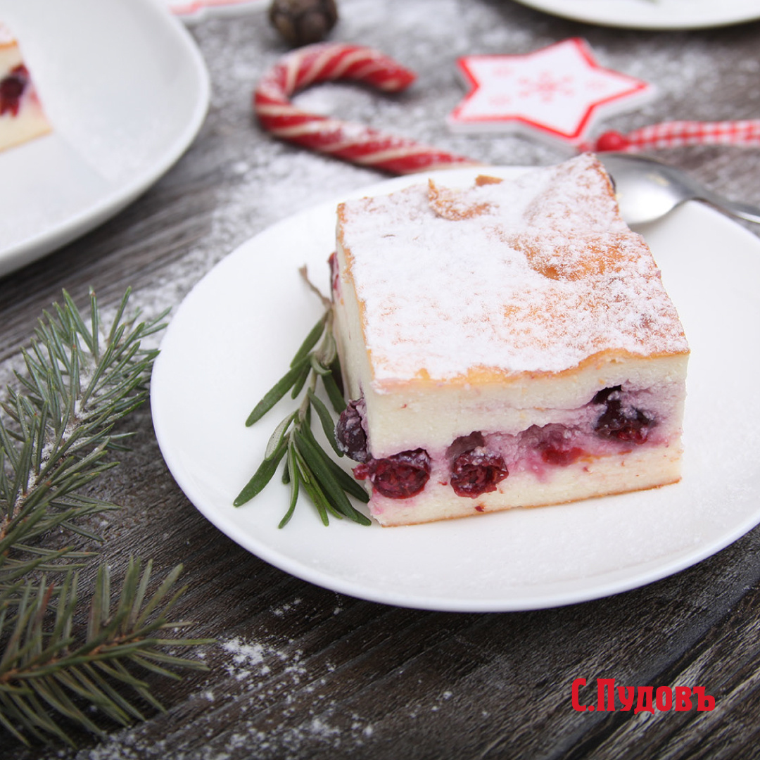 Нежная творожная запеканка с ягодами: простая изысканность для вашего стола