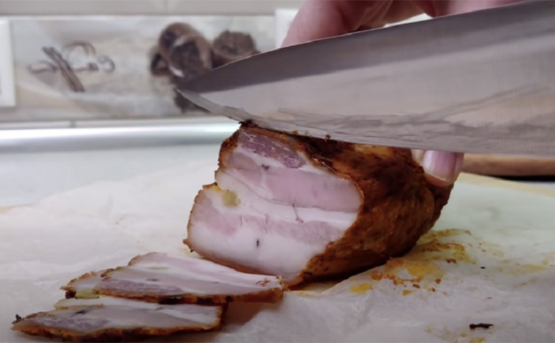 Ароматный секрет сочного мяса из духовки, который вы не знали