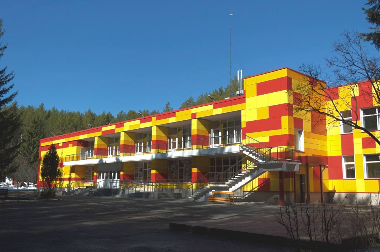 Из-за отравления 14 детей лагерь под Каменском прикрыли на две недели