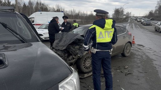 В Первоуральске сотрудники Госавтоинспекции выясняют обстоятельства ДТП с участием несовершеннолетних пассажиров