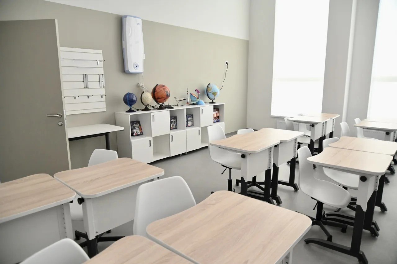 Уральский Губернаторский Лицей получил знак качества «Успешная школа» и вошел в национальный рейтинг «100 школ — лидеров образования РФ – 2026» Уральский Губернаторский Лицей получил знак качества «Успешная школа» и вошел в национальный рейтинг «100 школ — лидеров образования РФ – 2026»