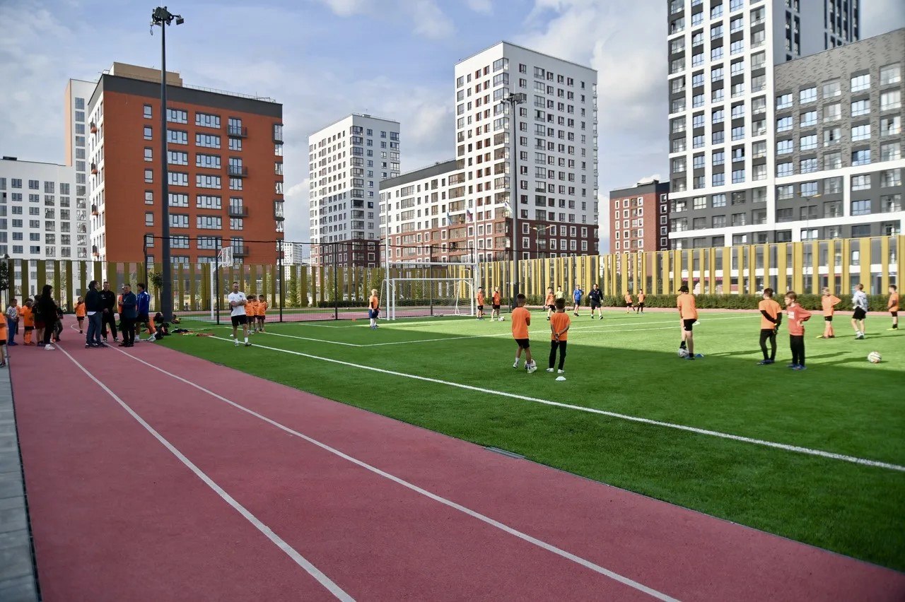 Уральский Губернаторский лицей получил знак качества «Успешная школа» и вошел в национальный рейтинг «100 школ — лидеров образования РФ — 2026» на VIII Всероссийском конкурсе Уральский Губернаторский лицей получил знак качества «Успешная школа» и вошел в национальный рейтинг «100 школ — лидеров образования РФ — 2026» на VIII Всероссийском конкурсе