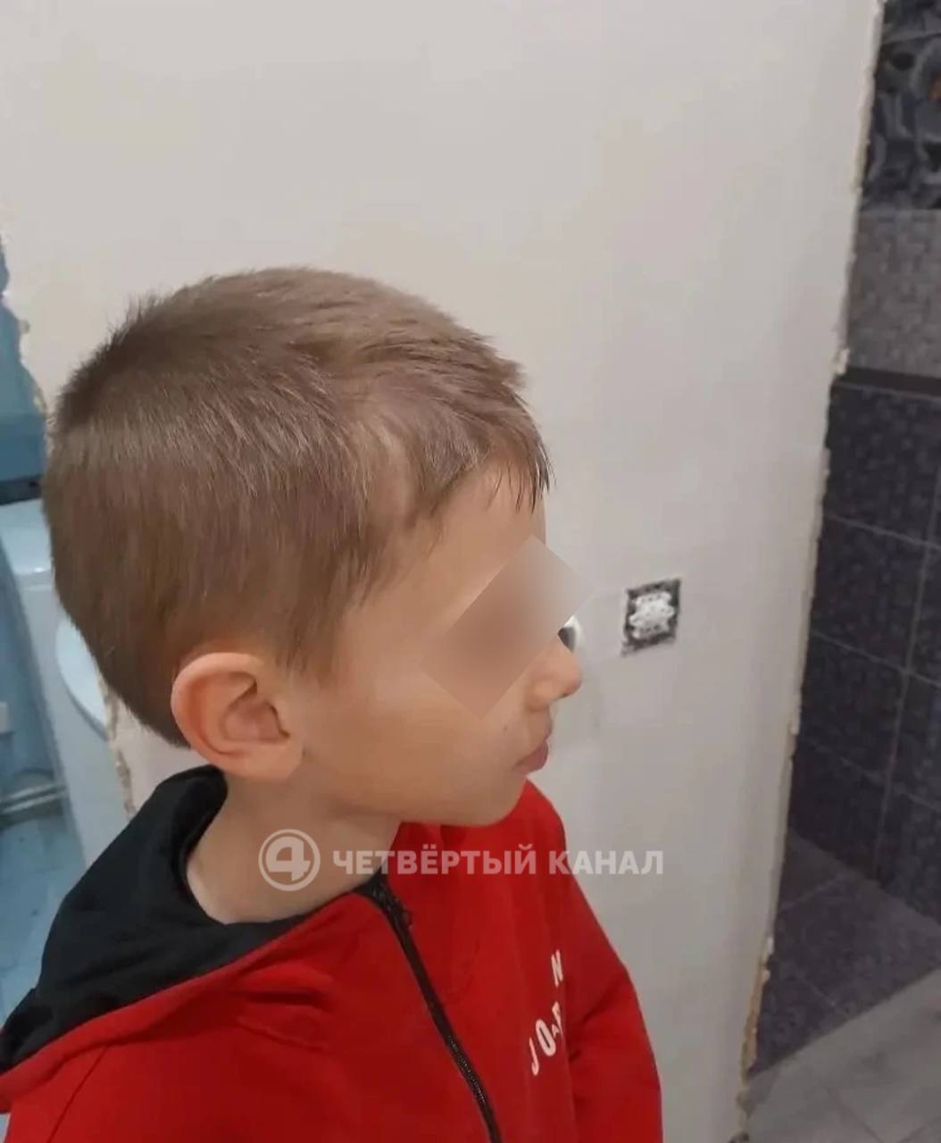 «Получил по лицу за отказ сидеть с младшими»: уралец пытается вернуть сыновей, которых может избивать их отчим «Получил по лицу за отказ сидеть с младшими»: уралец пытается вернуть сыновей, которых может избивать их отчим