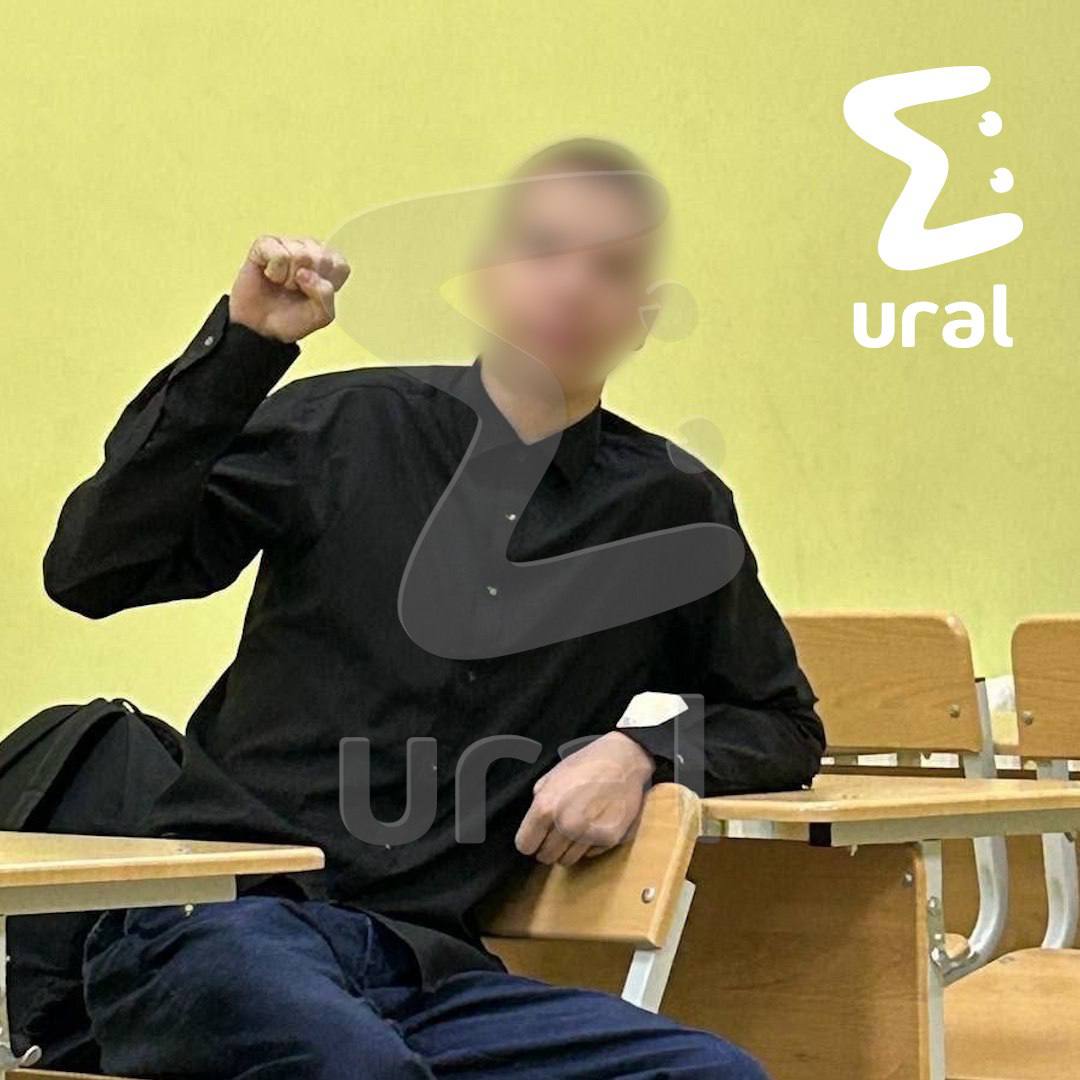 На фото — 17-летний подросток, который пырнул ножом учительницу русского и литературы в Добрянке