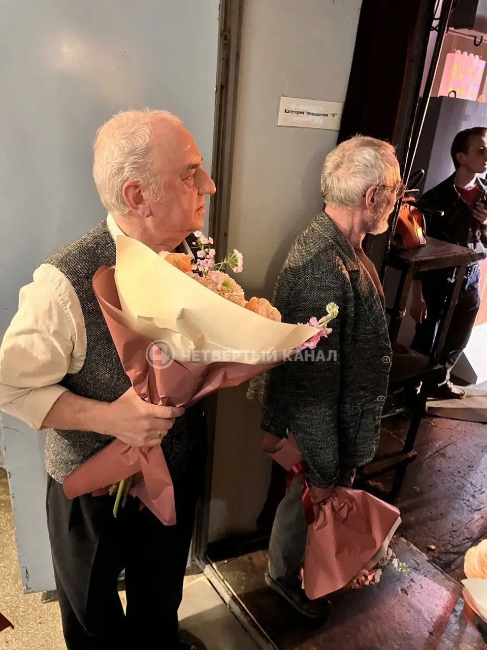 Премьера рок-мюзикла «Время не ждёт» по песням группы «Чайф» состоялась в Екатеринбурге Премьера рок-мюзикла «Время не ждёт» по песням группы «Чайф» состоялась в Екатеринбурге