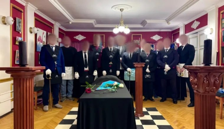 Тайное собрание масонов в Екатеринбурге не было первоапрельской шуткой, сообщили URA.RU представители сообщества Тайное собрание масонов в Екатеринбурге не было первоапрельской шуткой, сообщили URA.RU представители сообщества