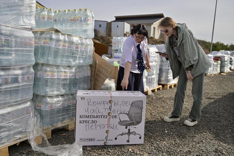 Здесь нет «чужих» и равнодушных: в эксклюзивном репортаже «ОГ» рассказываем, как свердловские волонтеры поддерживают участников боевых действий Здесь нет «чужих» и равнодушных: в эксклюзивном репортаже «ОГ» рассказываем, как свердловские волонтеры поддерживают участников боевых действий