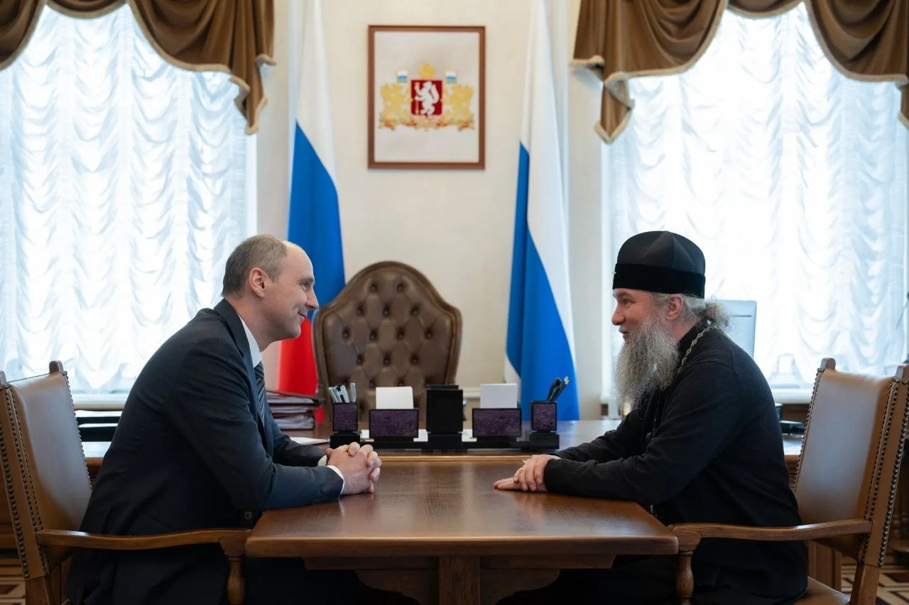 Денис Паслер обсудил с владыкой Евгением важность просветительских и культурных проектов епархии