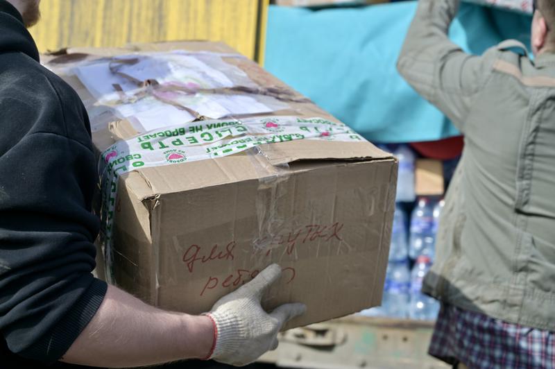 Здесь нет «чужих» и равнодушных: в эксклюзивном репортаже «ОГ» рассказываем, как свердловские волонтеры поддерживают участников боевых действий Здесь нет «чужих» и равнодушных: в эксклюзивном репортаже «ОГ» рассказываем, как свердловские волонтеры поддерживают участников боевых действий