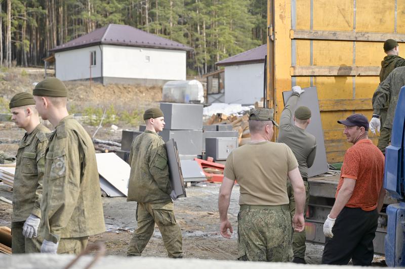 Здесь нет «чужих» и равнодушных: в эксклюзивном репортаже «ОГ» рассказываем, как свердловские волонтеры поддерживают участников боевых действий Здесь нет «чужих» и равнодушных: в эксклюзивном репортаже «ОГ» рассказываем, как свердловские волонтеры поддерживают участников боевых действий