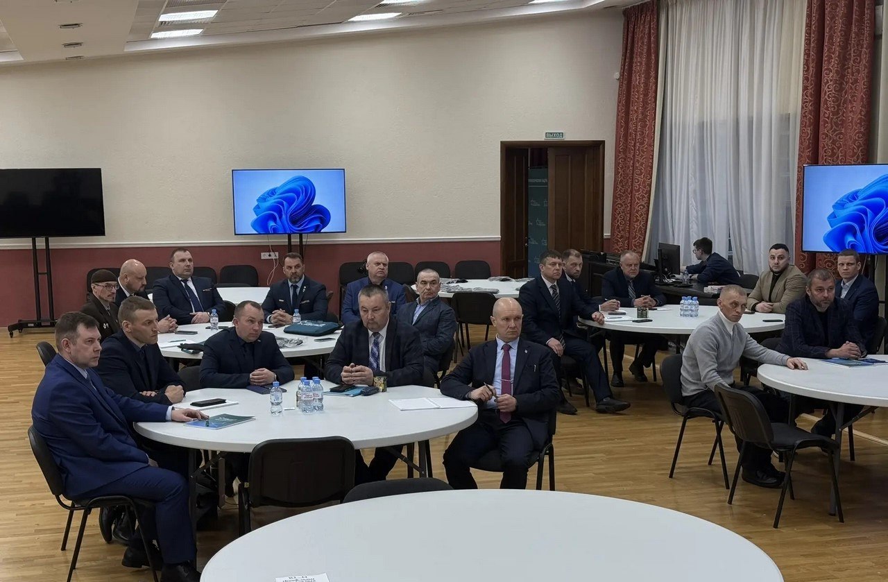 В Свердловской области стартовала четвертая очная сессия региональной обучающей программы «Управленческие кадры Урала» В Свердловской области стартовала четвертая очная сессия региональной обучающей программы «Управленческие кадры Урала»