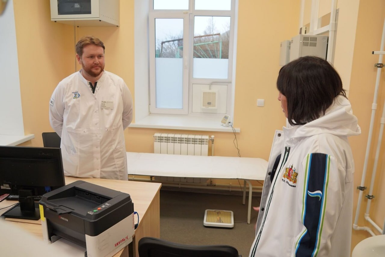 Губернатор Свердловской области Денис Паслер сообщил о завершении ремонта амбулатории Сысертской центральной районной больницы в селе Никольском Губернатор Свердловской области Денис Паслер сообщил о завершении ремонта амбулатории Сысертской центральной районной больницы в селе Никольском