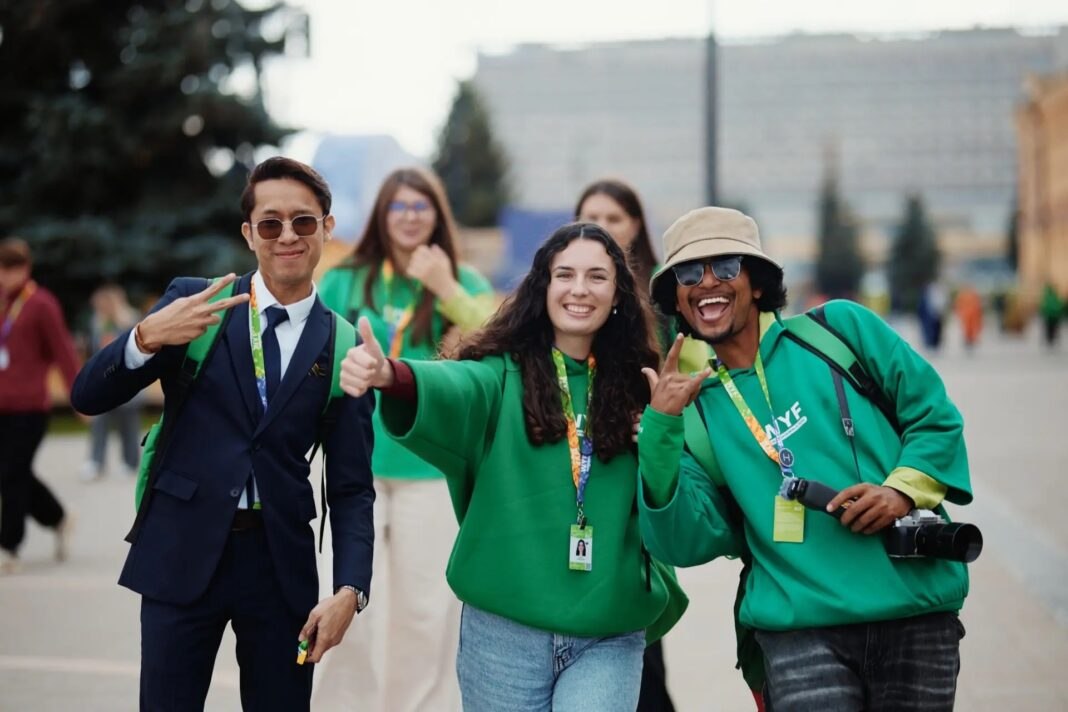 Денис Паслер сообщил, что Свердловская область в тройке лидеров среди регионов России по числу заявок на Международный фестиваль молодежи — 2026