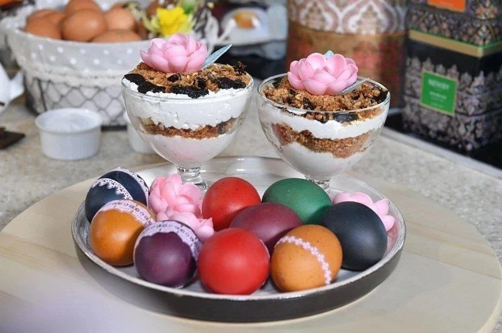 Сколько можно хранить сваренные яйца на Пасху?