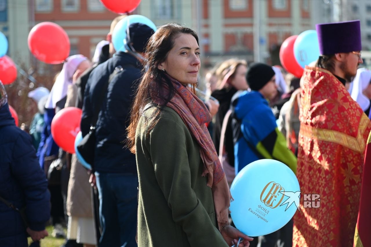 А вот так прошел Крестный ход в Екатеринбурге в этом году! А вот так прошел Крестный ход в Екатеринбурге в этом году!