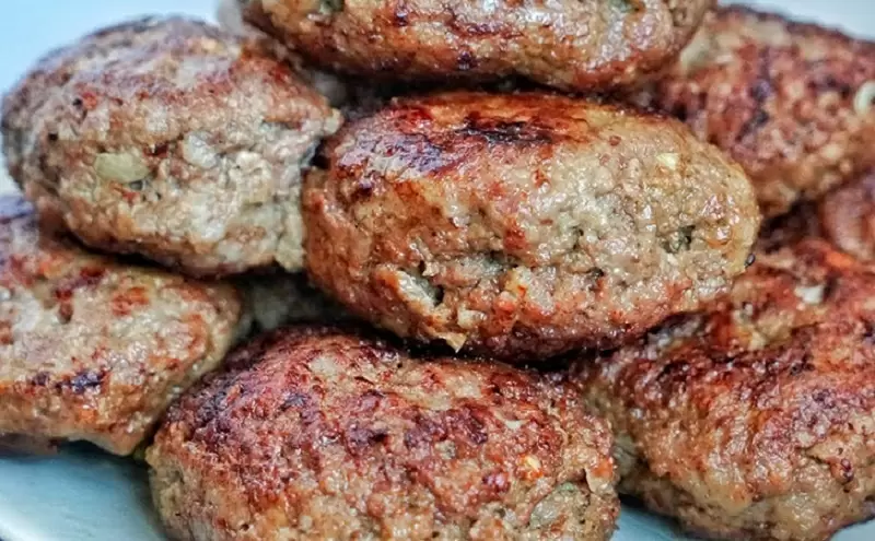 Секреты приготовления идеальных котлет без хлеба: как добиться ресторанного качества дома