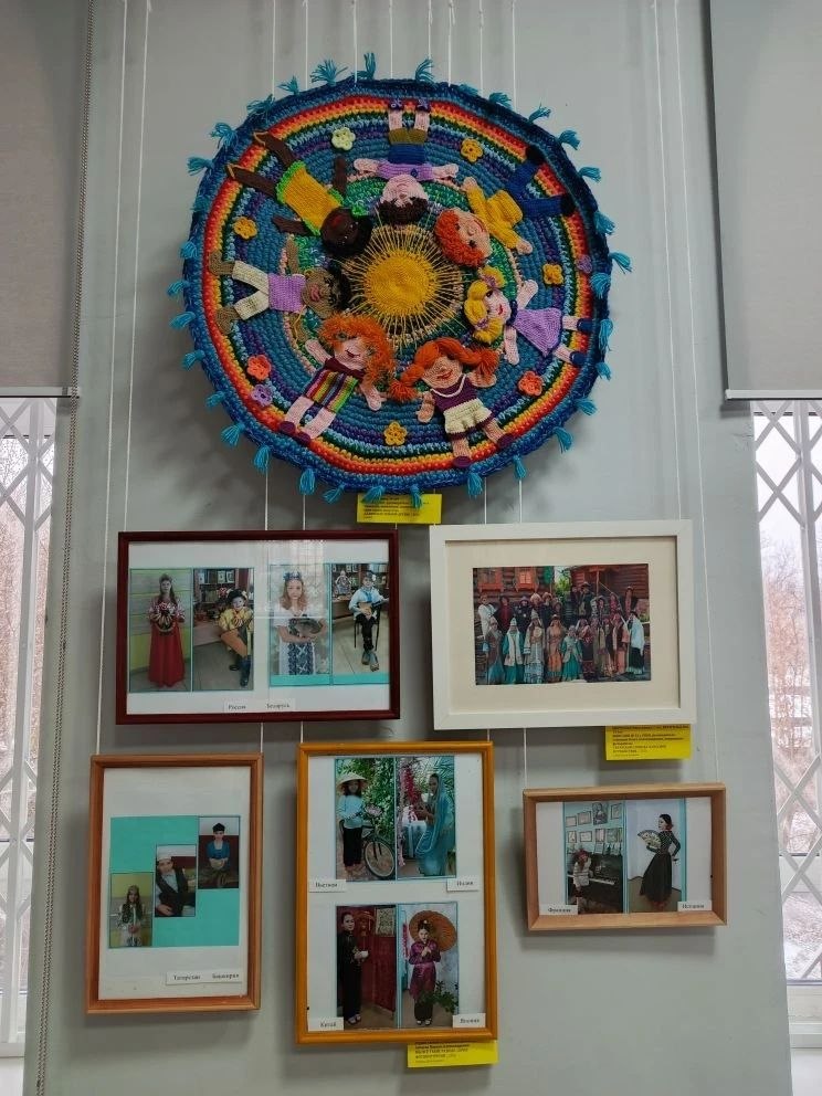 В Нижнетагильском музее изобразительных искусств в выставочных залах открылась ежегодная городская выставка детского художественного творчества В Нижнетагильском музее изобразительных искусств в выставочных залах открылась ежегодная городская выставка детского художественного творчества