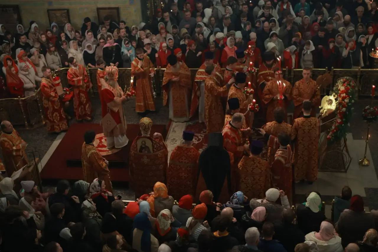 Денис Паслер поздравил уральцев с праздником Пасхи Денис Паслер поздравил уральцев с праздником Пасхи