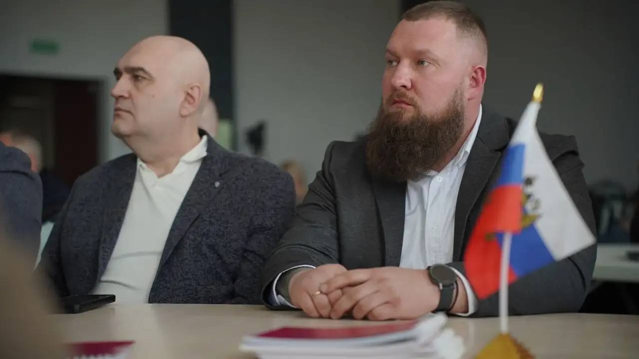 Денис Паслер поприветствовал участников межрегиональной встречи финалистов кадровых программ «Управленческие кадры Урала» и «Герои Южного Урала» Денис Паслер поприветствовал участников межрегиональной встречи финалистов кадровых программ «Управленческие кадры Урала» и «Герои Южного Урала»