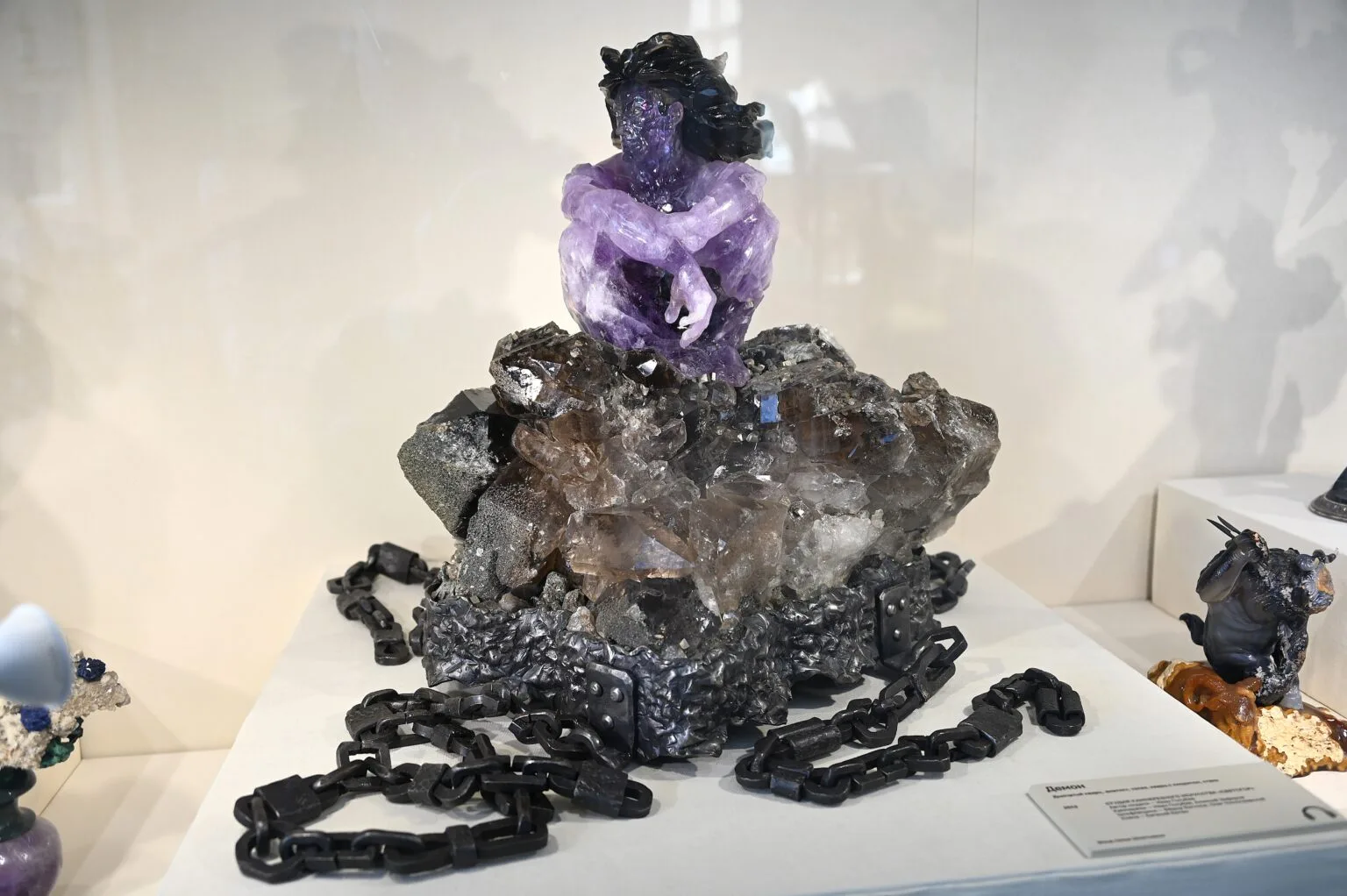 К юбилею в подарок – шикарный «Букет сирени»: проект «Легенды камня» в столице Урала завершается ярким сюрпризом К юбилею в подарок – шикарный «Букет сирени»: проект «Легенды камня» в столице Урала завершается ярким сюрпризом