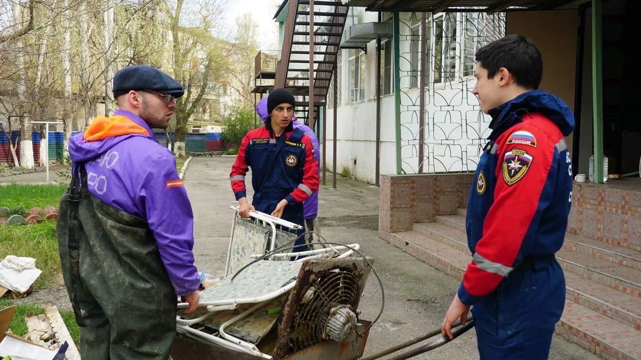 Сводная группировка Всероссийского студенческого корпуса спасателей (ВСКС) в Дагестане: Евгений Козеев о работе добровольцев-спасателей Сводная группировка Всероссийского студенческого корпуса спасателей (ВСКС) в Дагестане: Евгений Козеев о работе добровольцев-спасателей