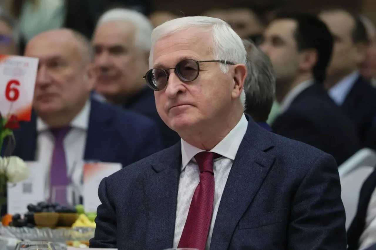 Артём Жога: Поздравил Свердловский областной союз промышленников и предпринимателей с 35-летием Артём Жога: Поздравил Свердловский областной союз промышленников и предпринимателей с 35-летием