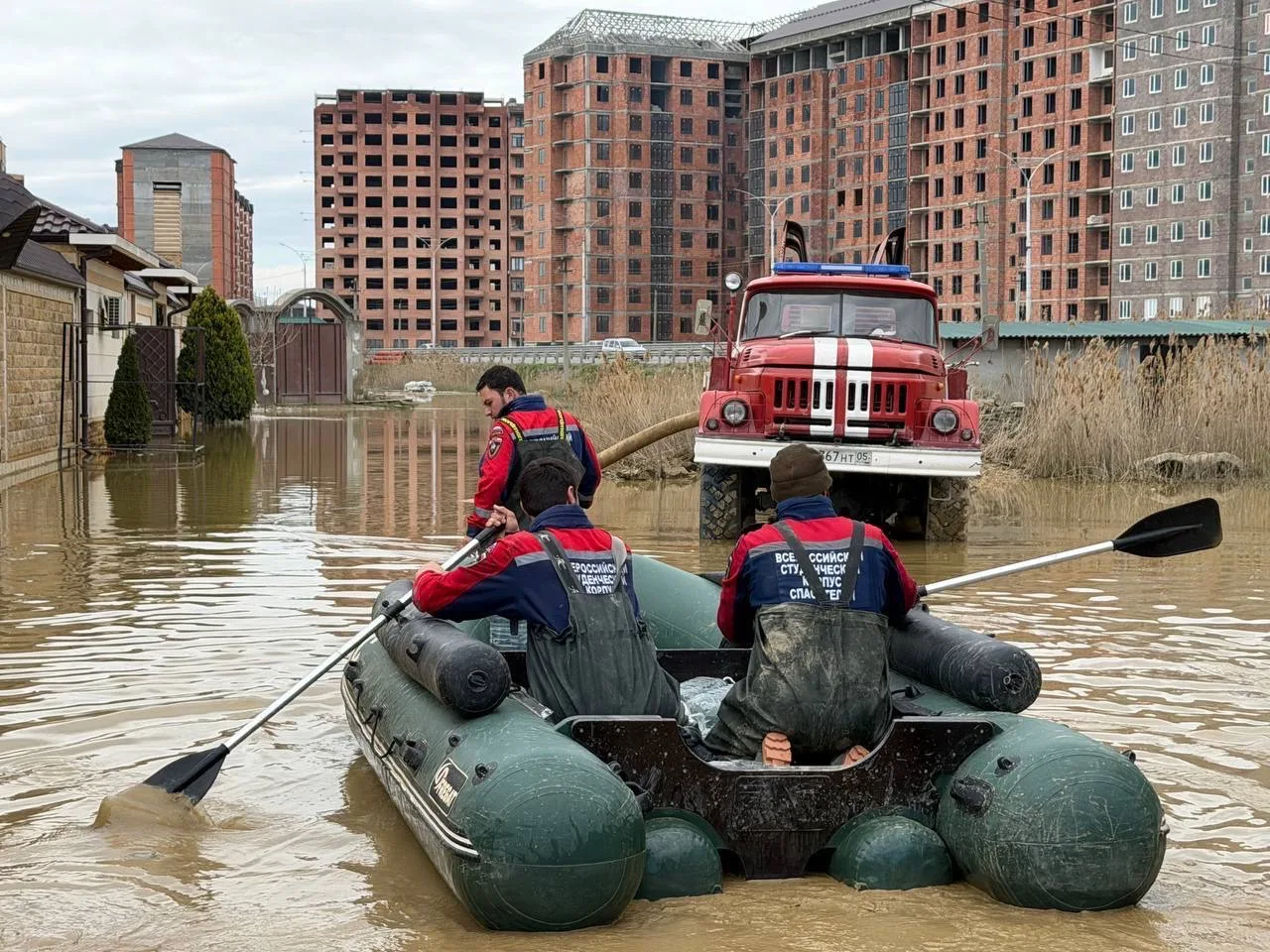 Сводная группировка Всероссийского студенческого корпуса спасателей (ВСКС) в Дагестане: Евгений Козеев о работе добровольцев-спасателей