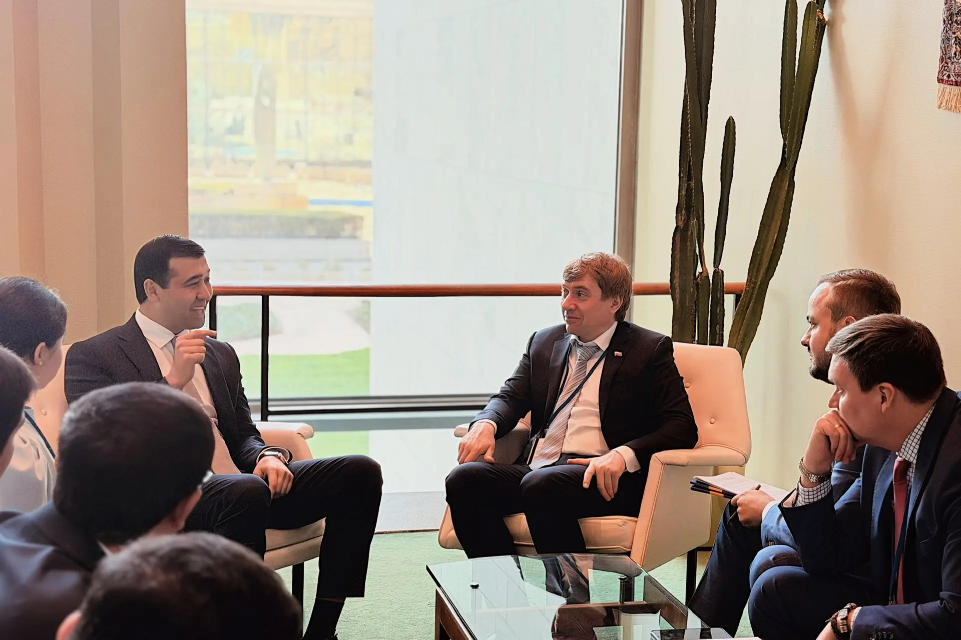 На полях форума ЭКОСОС провели первые двусторонние встречи На полях форума ЭКОСОС провели первые двусторонние встречи