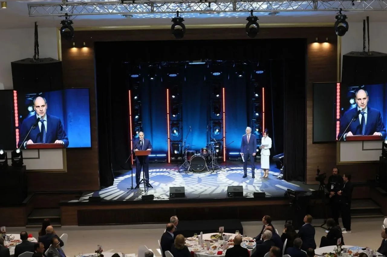 Артём Жога: Поздравил Свердловский областной союз промышленников и предпринимателей с 35-летием Артём Жога: Поздравил Свердловский областной союз промышленников и предпринимателей с 35-летием