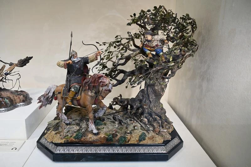 К юбилею в подарок – шикарный «Букет сирени»: проект «Легенды камня» в столице Урала завершается ярким сюрпризом К юбилею в подарок – шикарный «Букет сирени»: проект «Легенды камня» в столице Урала завершается ярким сюрпризом