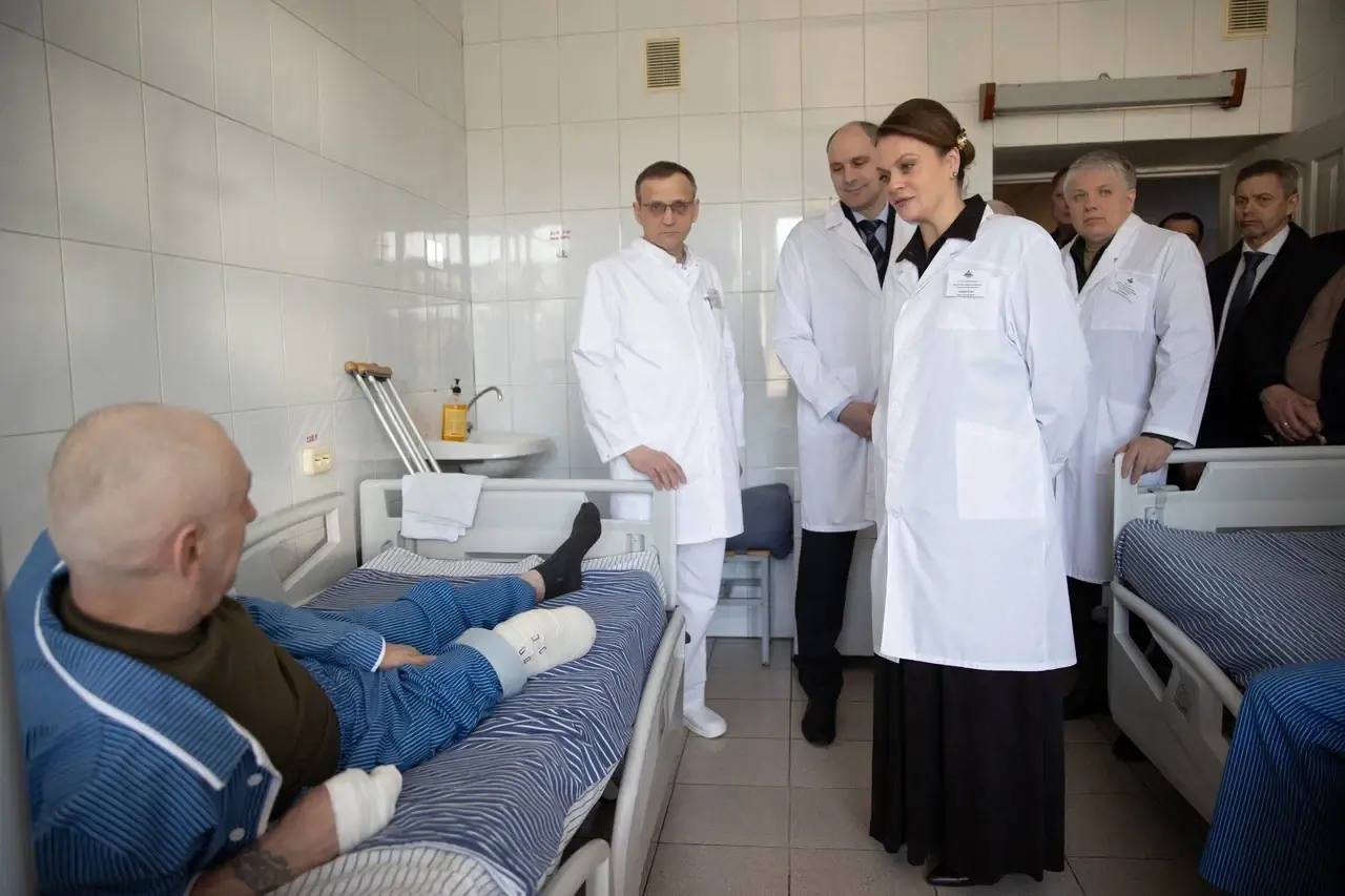 Денис Паслер: За внимание к нашим бойцам специальной военной операции благодарю статс-секретаря – заместителя Министра обороны РФ, председателя Государственного фонда «Защитники Отечества» Анну Евгеньевну Цивилеву Денис Паслер: За внимание к нашим бойцам специальной военной операции благодарю статс-секретаря – заместителя Министра обороны РФ, председателя Государственного фонда «Защитники Отечества» Анну Евгеньевну Цивилеву