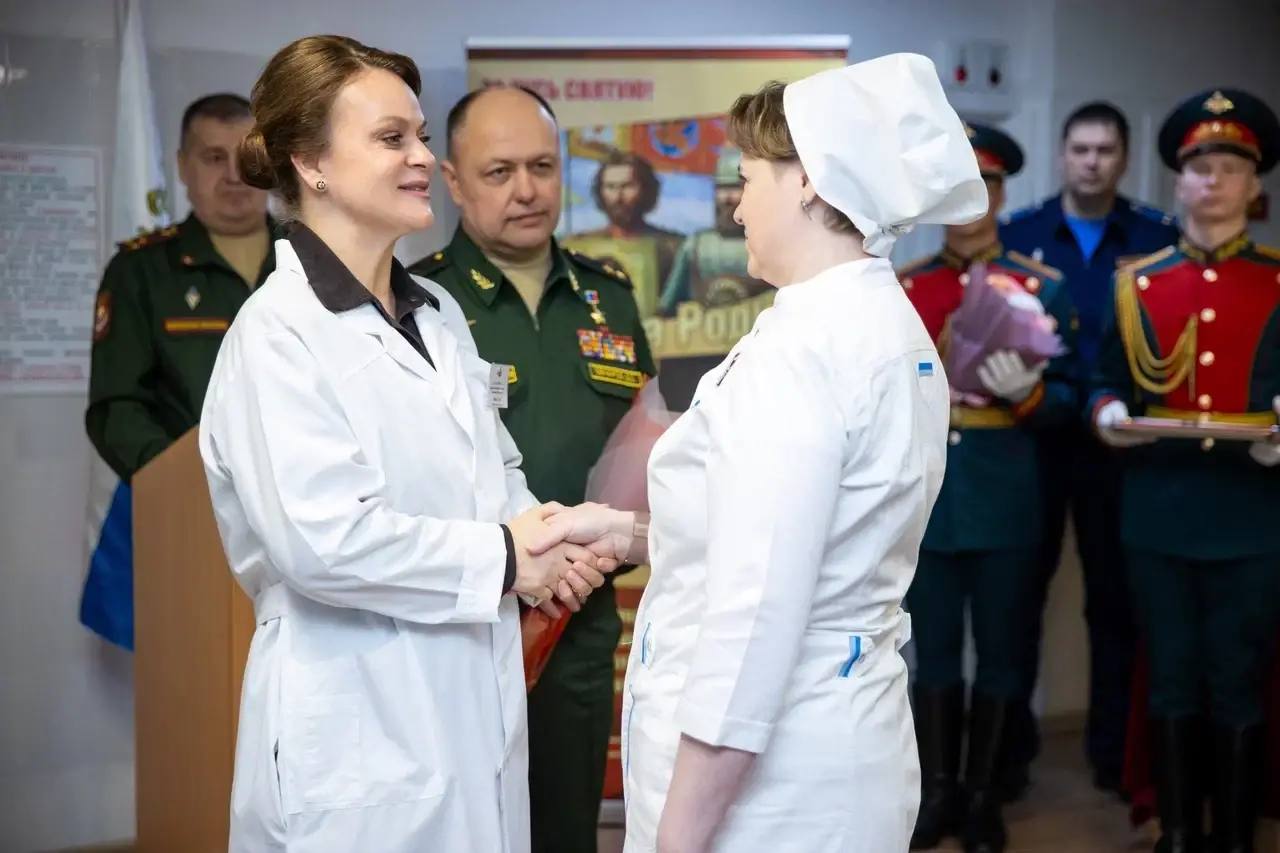 Денис Паслер: За внимание к нашим бойцам специальной военной операции благодарю статс-секретаря – заместителя Министра обороны РФ, председателя Государственного фонда «Защитники Отечества» Анну Евгеньевну Цивилеву Денис Паслер: За внимание к нашим бойцам специальной военной операции благодарю статс-секретаря – заместителя Министра обороны РФ, председателя Государственного фонда «Защитники Отечества» Анну Евгеньевну Цивилеву