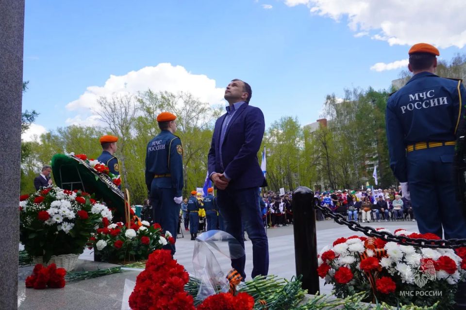Свердловские огнеборцы почтили память воинов-спортсменов Урала Свердловские огнеборцы почтили память воинов-спортсменов Урала