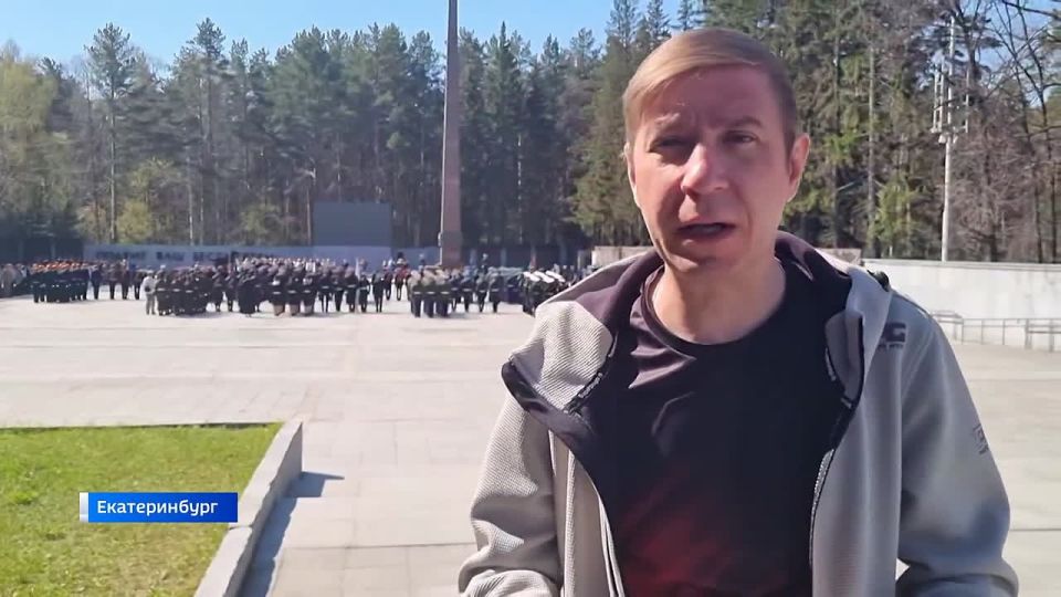 Борьба с опасными паразитами в эти минуты идет во всех скверах города