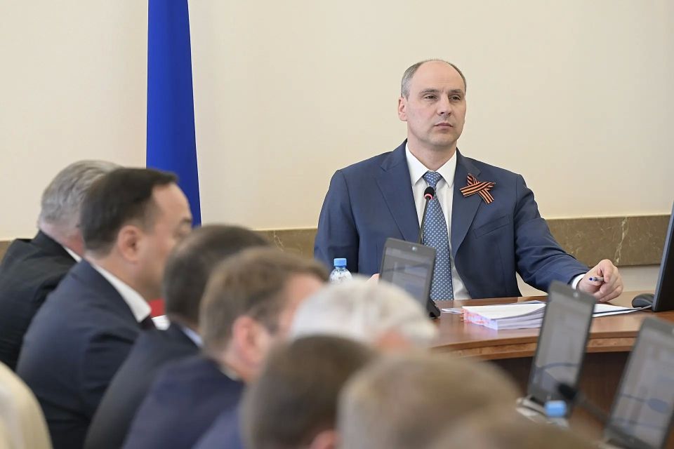 Денис Паслер: На заседании регионального правительства приняли решения, связанные с модернизацией коммунальной инфраструктуры, дорожно-транспортной сети региона, развитием сферы АПК, социальной поддержкой медиков Денис Паслер: На заседании регионального правительства приняли решения, связанные с модернизацией коммунальной инфраструктуры, дорожно-транспортной сети региона, развитием сферы АПК, социальной поддержкой медиков
