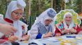 На дереве жизни в Манин парке в Верхней Пышме распускаются световозвращающие цветы