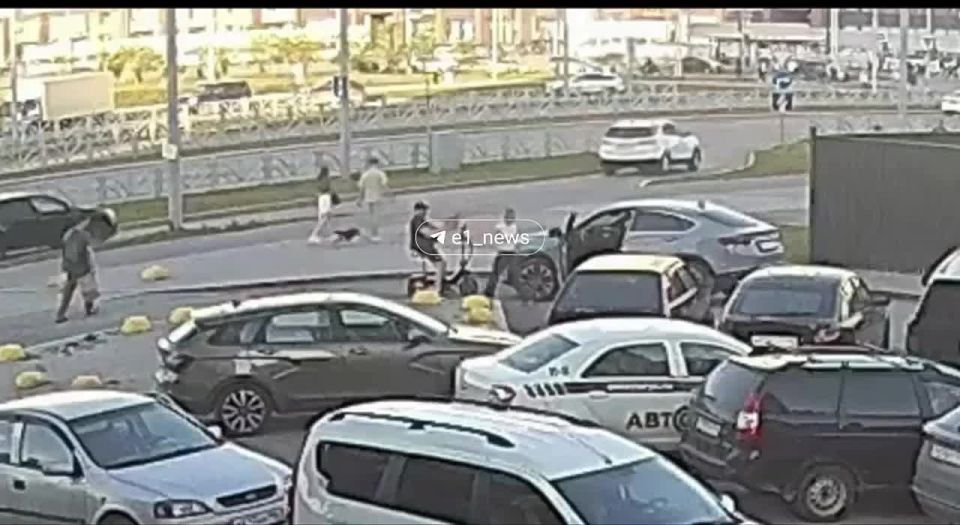 Сам врезался в машину, а потом распылил перцовый балончик в лиц водителю